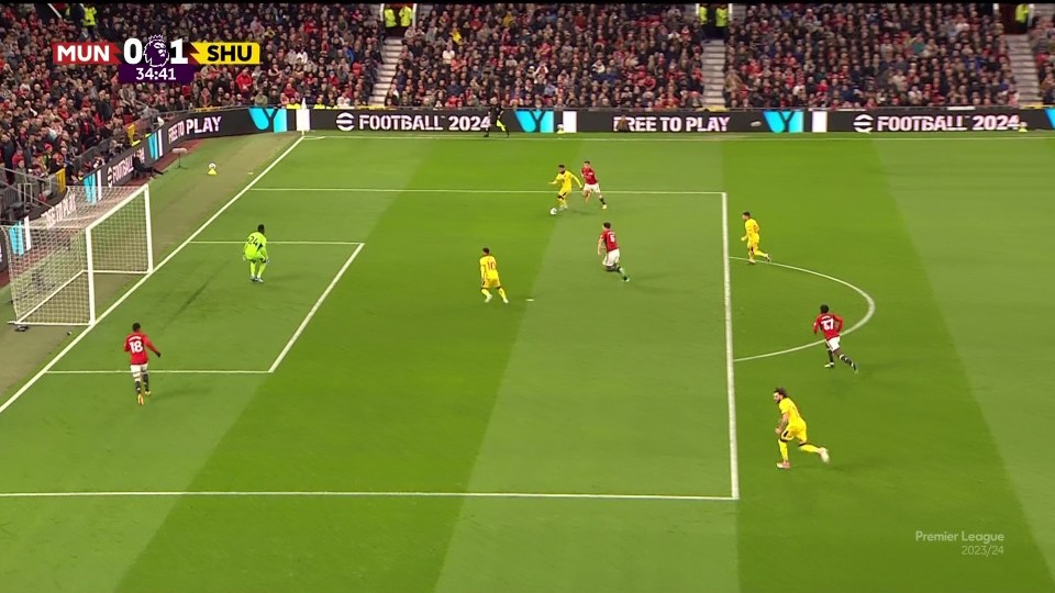 Sheffield United star Jayden Bogle was lucky enough to receive the loose pass at his feet