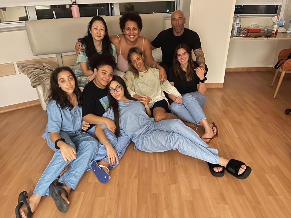 Pele's family gathered at hospital to be beside Brazilian World Cup legend