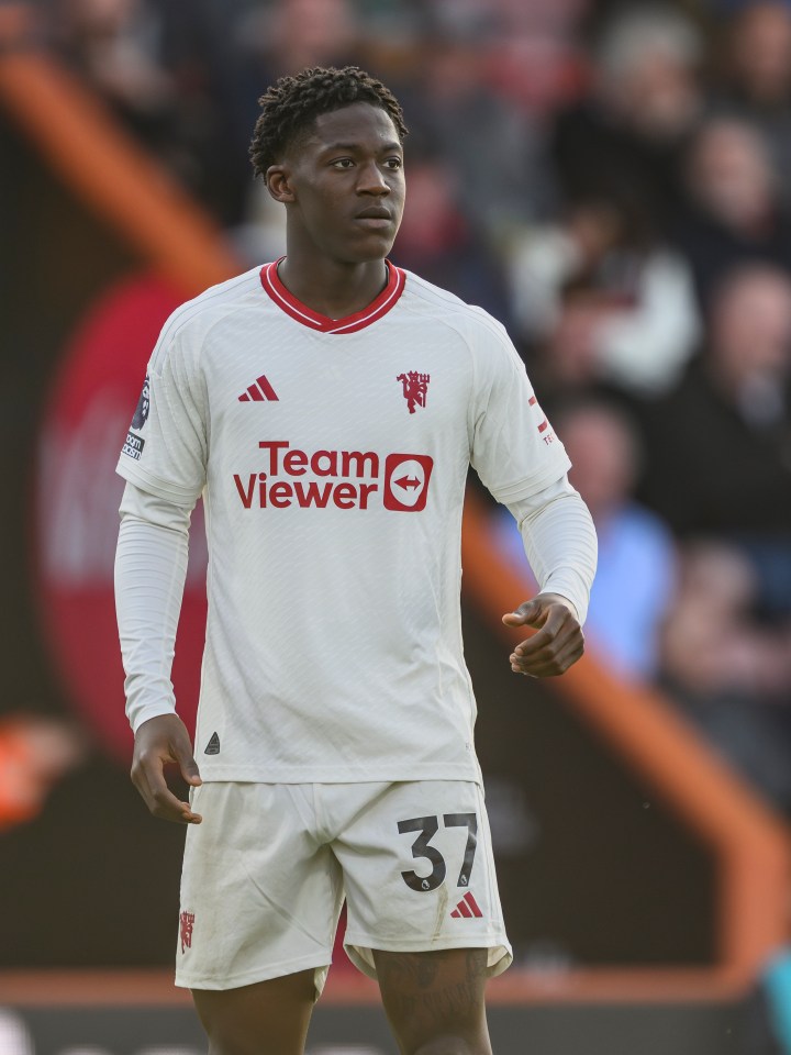 Manchester United are set to offer Kobbie Mainoo a lucrative new deal