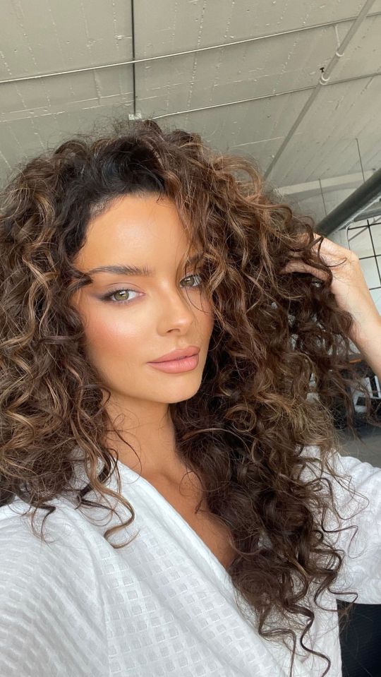 Maura Higgins looked completely different after switching up her look for Coachella