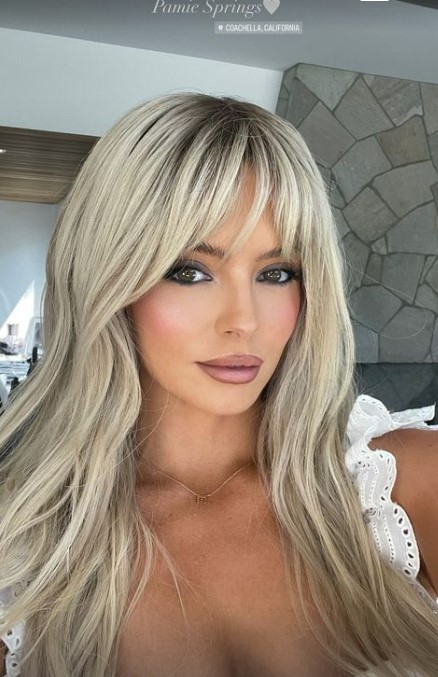 The Love Island alumni, 33, looked completely different with blonde locks