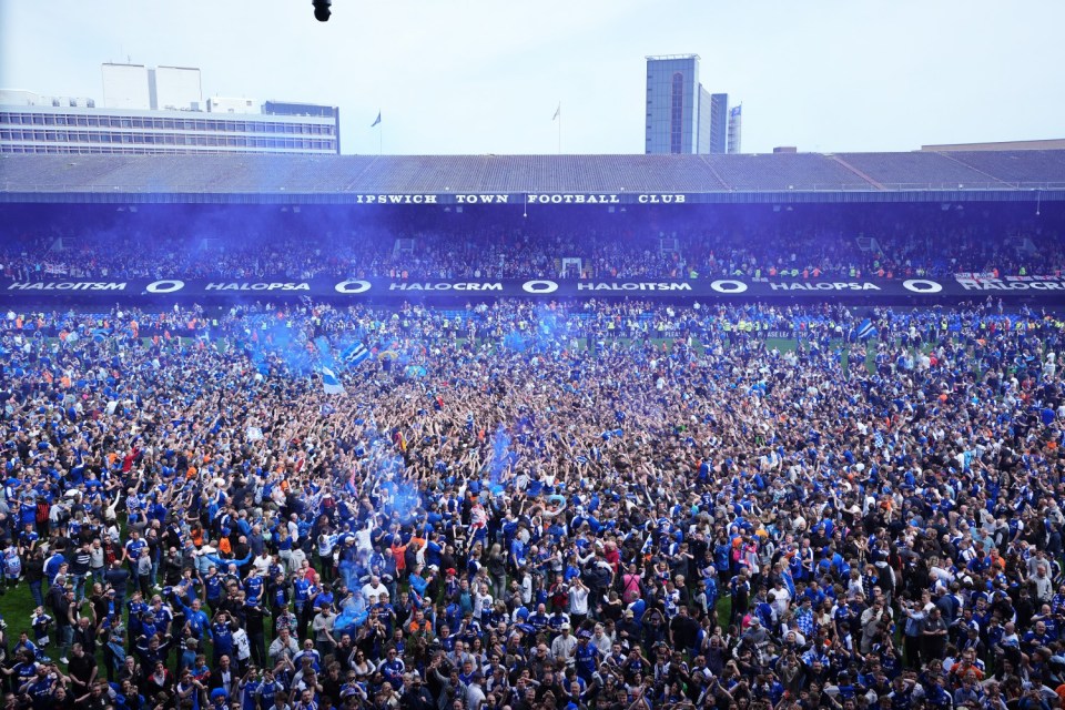Ipswich Town celebrate their sides promotion to the Premier League after the Sky Bet Championship match at Portman Road, Ipswich. Picture date: Saturday May 4, 2024. PA Photo. See PA story SOCCER Ipswich. Photo credit should read: Zac Goodwin/PA Wire. RESTRICTIONS: EDITORIAL USE ONLY No use with unauthorised audio, video, data, fixture lists, club/league logos or "live" services. Online in-match use limited to 120 images, no video emulation. No use in betting, games or single club/league/player publications.