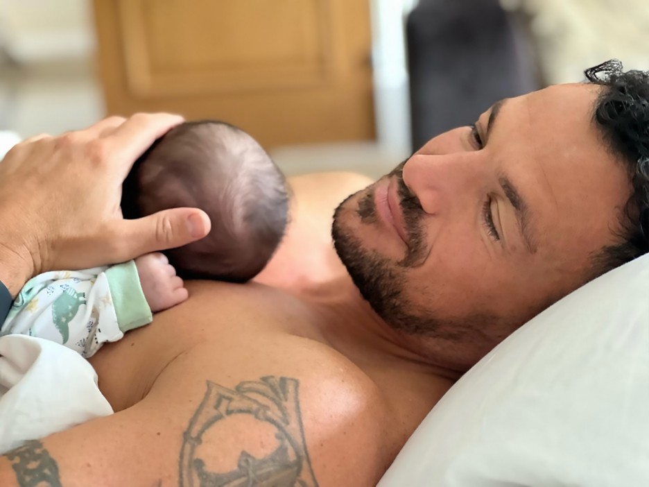 Peter Andre reveals new baby name and admits he hasnt called baby girl Arabella yet...----.Love my Sunday morning cuddles .Emily took the photo and I asked her if I could post it ¿¿.Still waiting on an answer .. @dr_emily_official..Taken without permission.http://www.instagram.com/peterandre/
