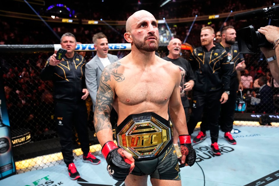 Former pound-for-pound king Alexander Volkanovski has offered his services