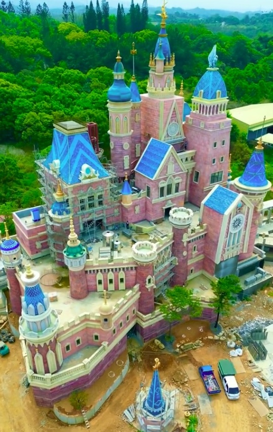 Taiwan is building Willy Wonka inspired chocolate factory