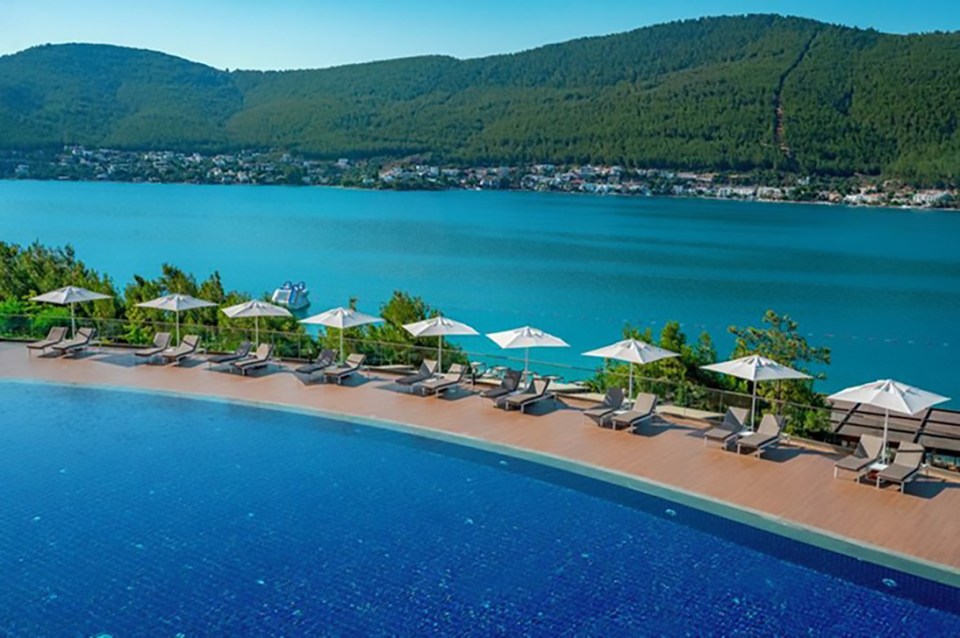 Turkey's "Titanic hotels" are said to offer a perfect blend of entertainment, luxury, and prime locations