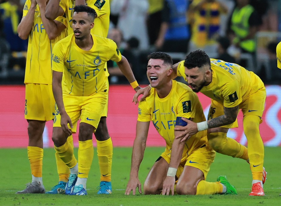 Cristiano Ronaldo has taken it upon himself to reach out to two of his former Real Madrid teammates
