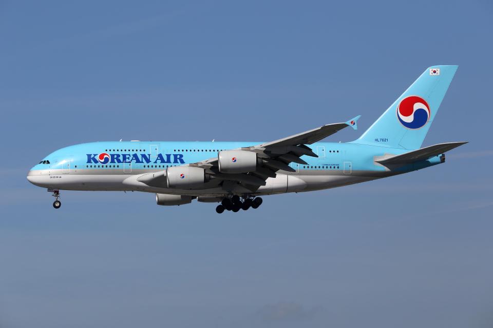 Korean Air has apologised for its Saturday flight to Taiwan that had to be diverted