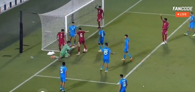 Yousef Aymen tapped home to draw Qatar level in controversial circumstances