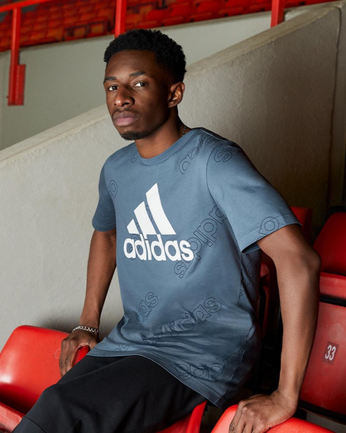 Tobi Brown is one of the members of Sidemen