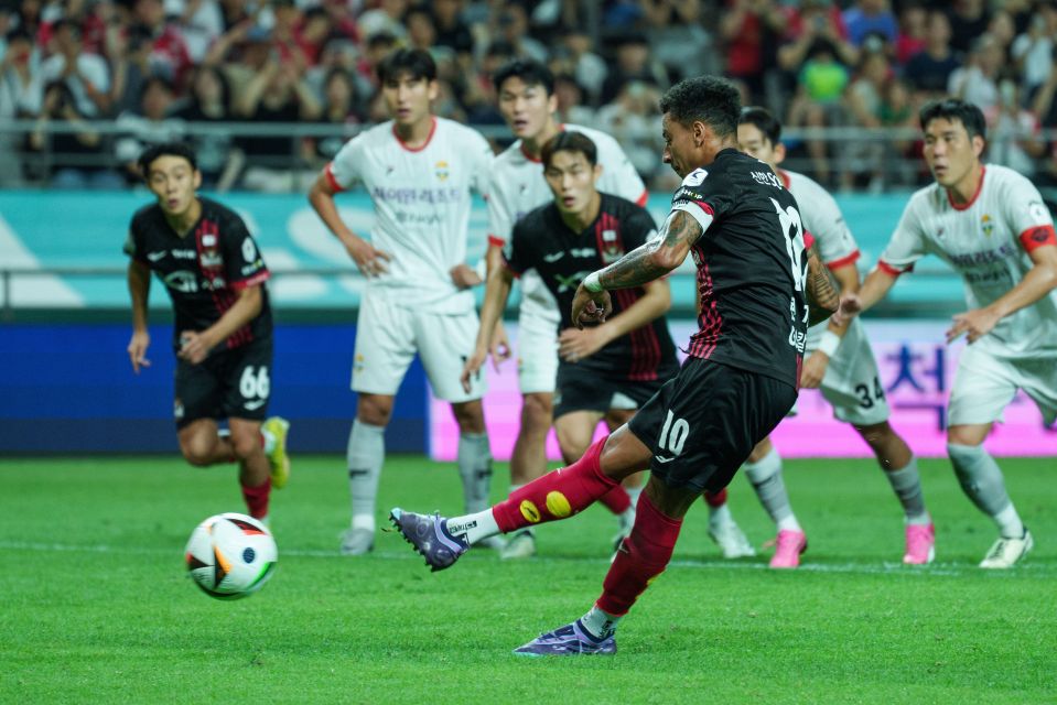 The midfielder scored a penalty in FC Seoul's 2-0 victory over Gangwon on Wednesday