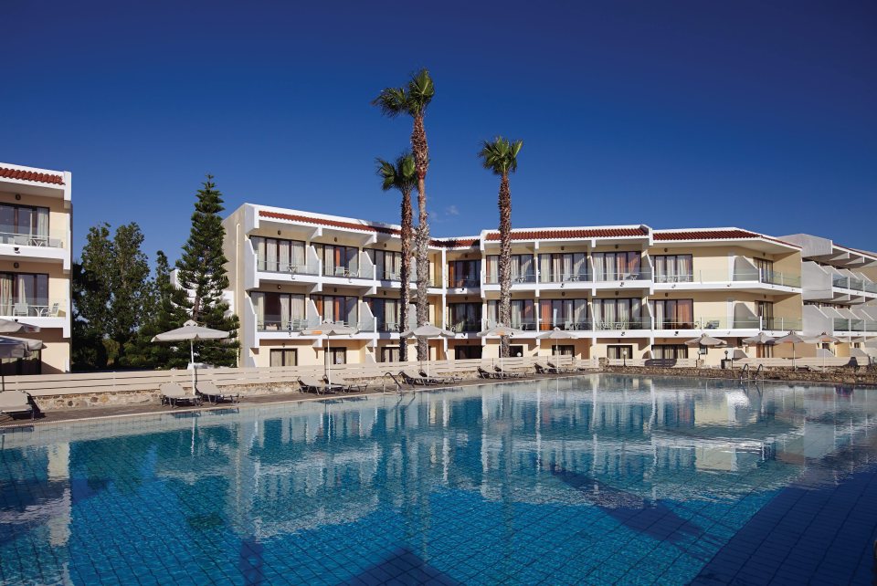 Active families will love the range of sports at the 3T Suneo Atlantica Thalassa