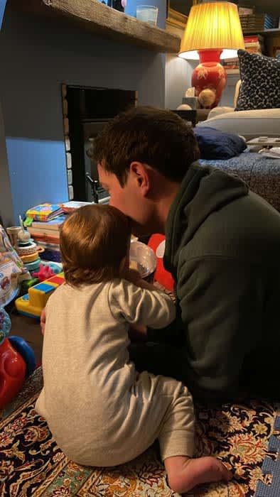 We've seen snaps of the young family playing in the lounge