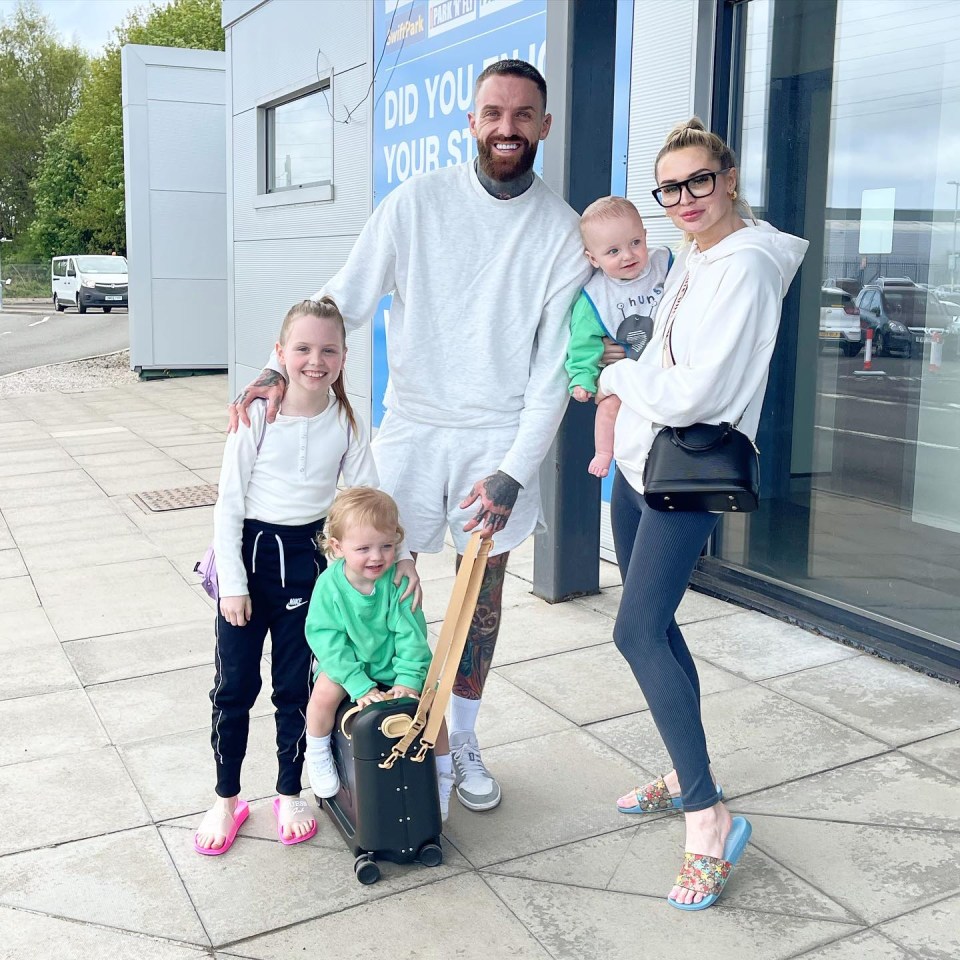 The TV star was branded a "s**t father" in one vile message