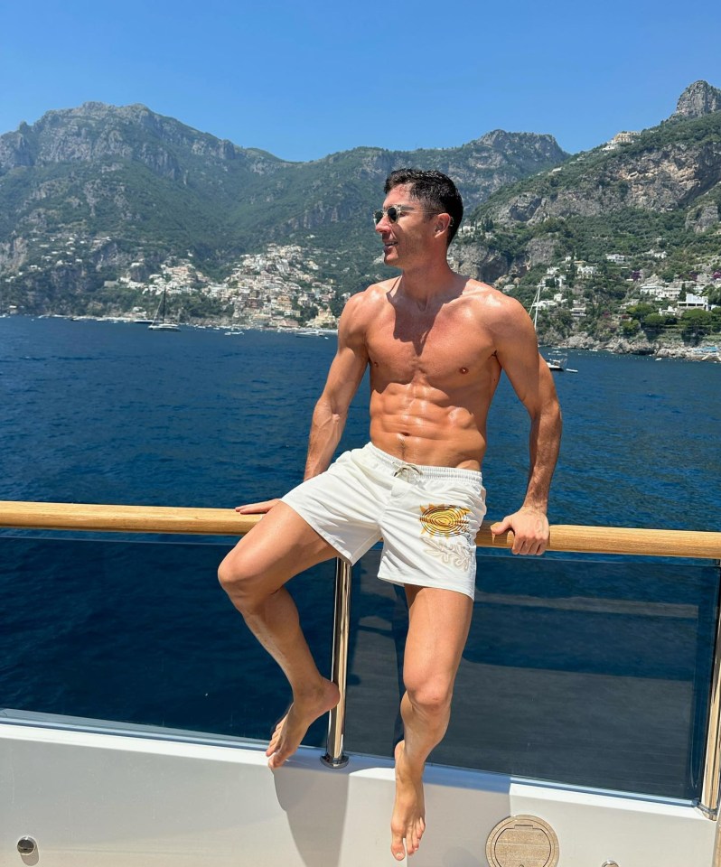 Robert Lewandowski is one of the best strikers of all time