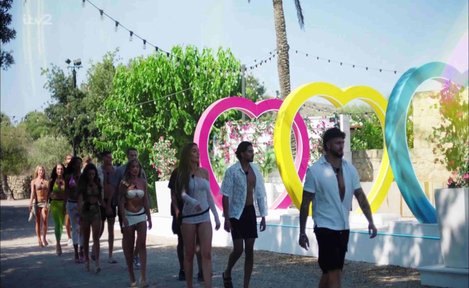 Fans think the former Islanders will have the final say as they return to the ITV2 compound