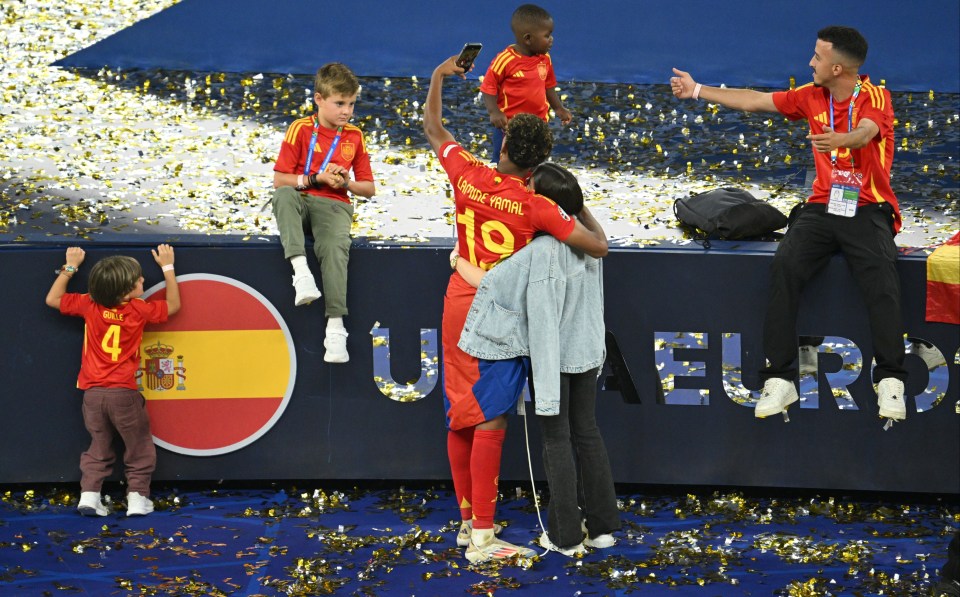 a man in a red jersey with the number 19 on it