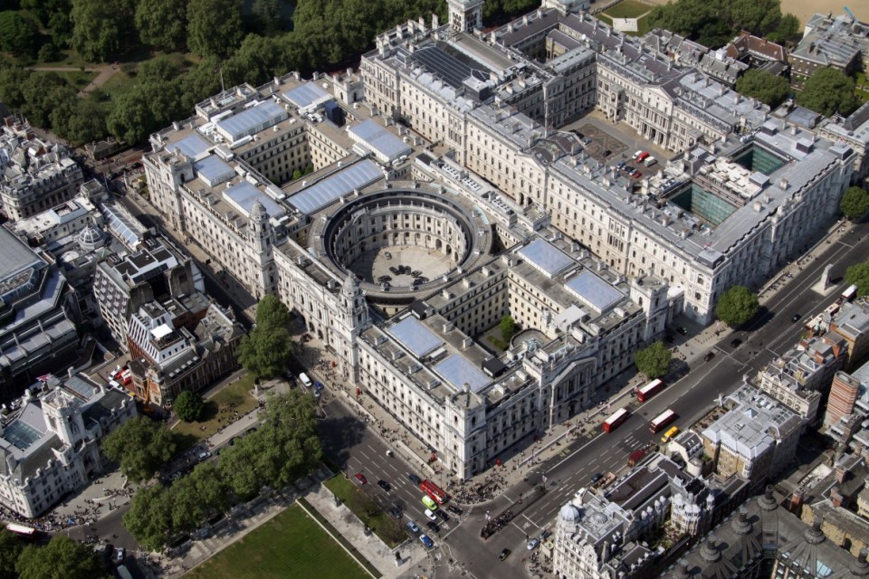 CN3J3M Aerial view of Treasury Buildings, The FCO, Government Offices, Cabinet Office, Whitehall