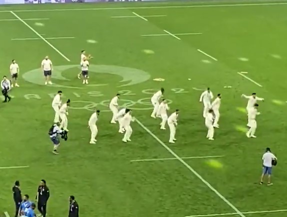 France players were taught to dance by Moulin Rouge performers