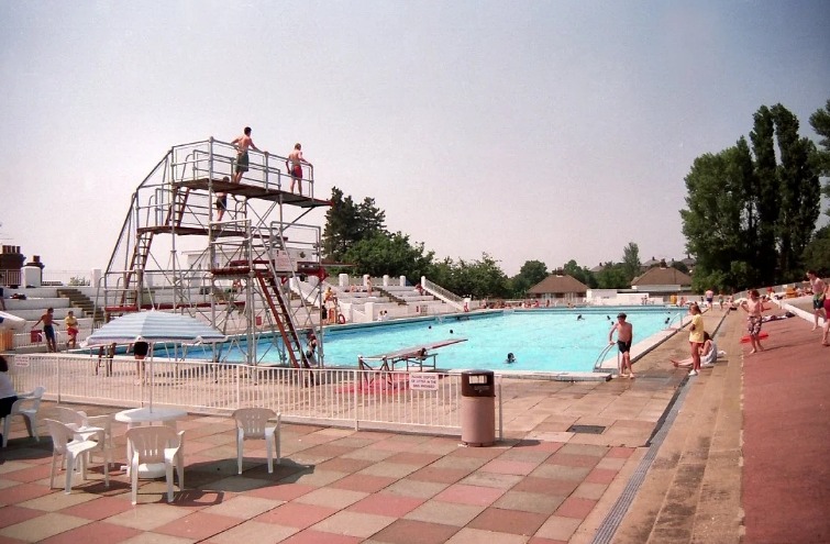 The pool has been closed since 2002 and has struggled to reopen since