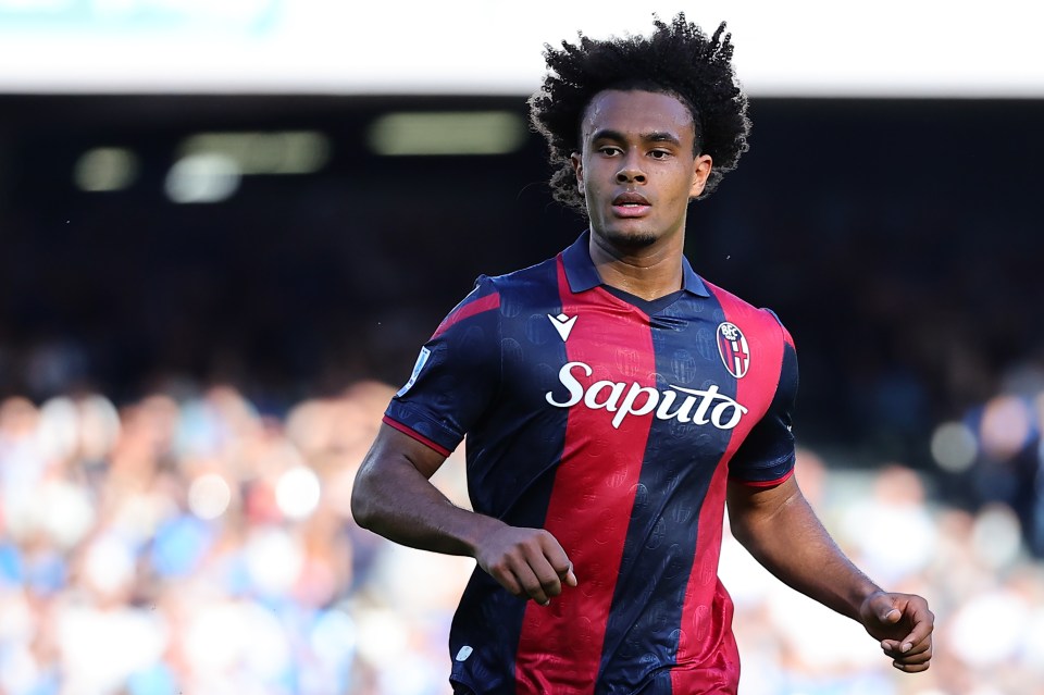 Man Utd have moved into the lead in the transfer race to sign Joshua Zirkzee