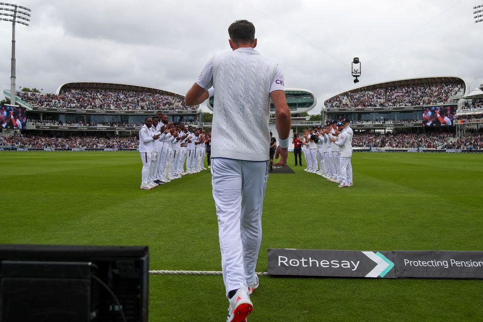 Anderson came out to a standing ovation