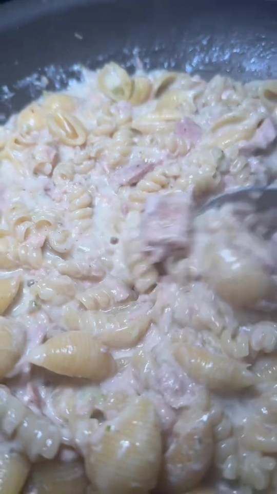She started by mixing tuna and milk together