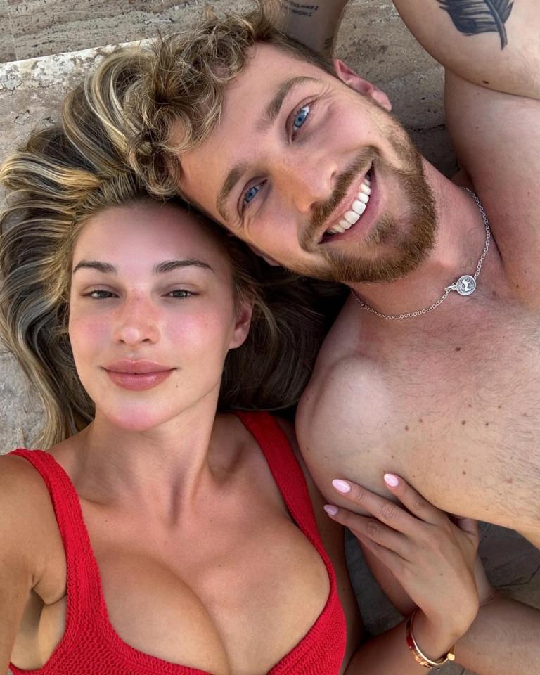 Sam unfollowed the pro dancer on social media