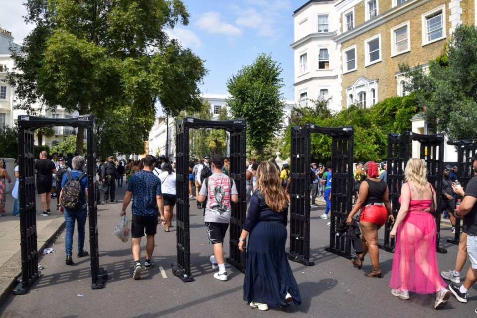 Alamy Live News. 2XXW34W London, England, UK. 26th Aug, 2024. Metal detectors are installed on the second day of the Notting Hill Carnival as security is increased following stabbings and arrests on the previous day. (Credit Image: Â¿ Vuk Valcic/ZUMA Press Wire) EDITORIAL USAGE ONLY! Not for Commercial USAGE! This is an Alamy Live News image and may not be part of your current Alamy deal . If you are unsure, please contact our sales team to check.