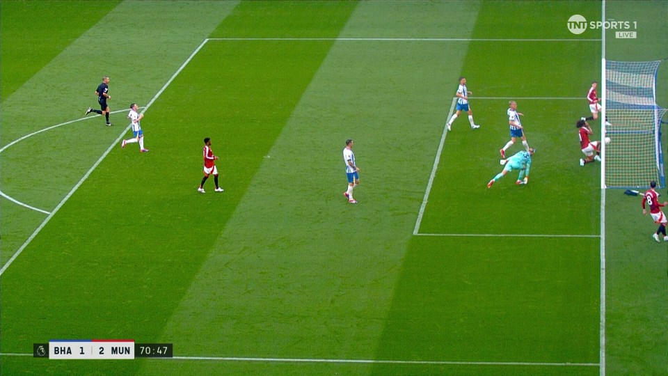 a soccer game is being shown on tnt sports 1