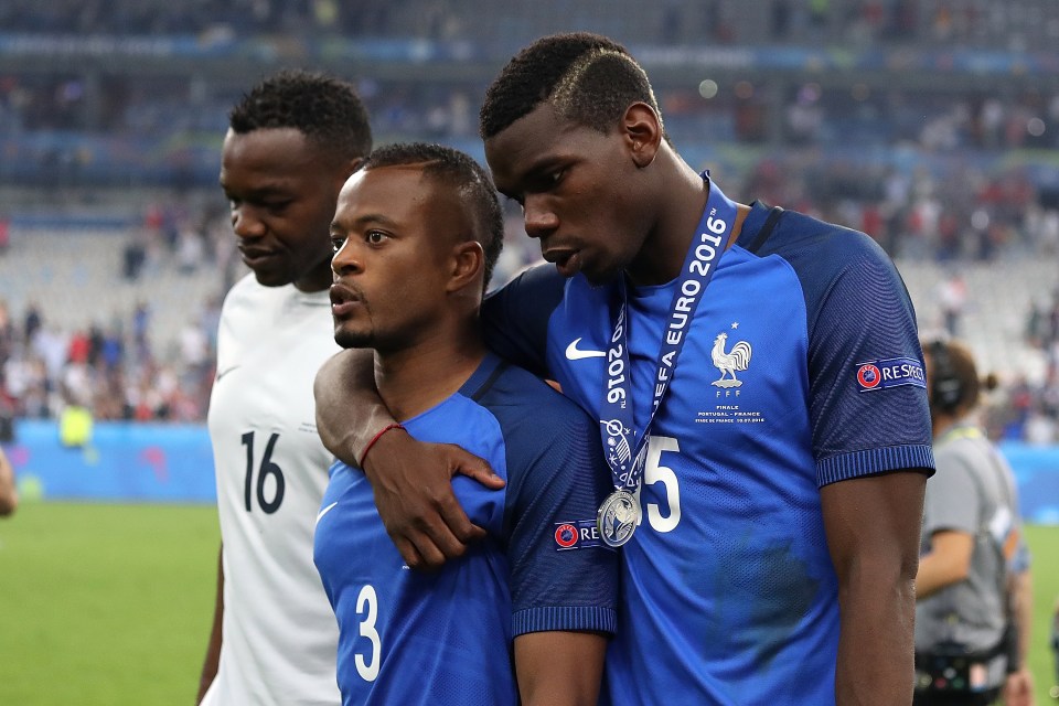 a soccer player with the number 5 on his shirt