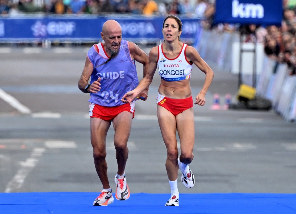 a runner with the name congosto on her shirt