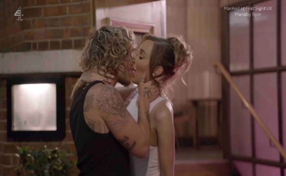 EROTEME.CO.UK FOR UK SALES: Contact Caroline 44 207 431 1598 If bylined must credit E4 Celebs Go Dating Picture shows: Ella Morgan says she wants to continue her date with Alex. Reece then comes back during the date and has a heated discussion with Ella. Eventually he leaves and Ella kisses Alex. Dating gurus Paul C Brunson and Anna Williamson. Sexpert Dr Tara. Office manager Tom Read Wilson NON-EXCLUSIVE Date: Thursday 12th September 2024 Job: 240912UT12 London, UK EROTEME.CO.UK 44 207 431 1598 Disclaimer note of Eroteme Ltd: Eroteme Ltd does not claim copyright for this image. This image is merely a supply image and payment will be on supply/usage fee only.