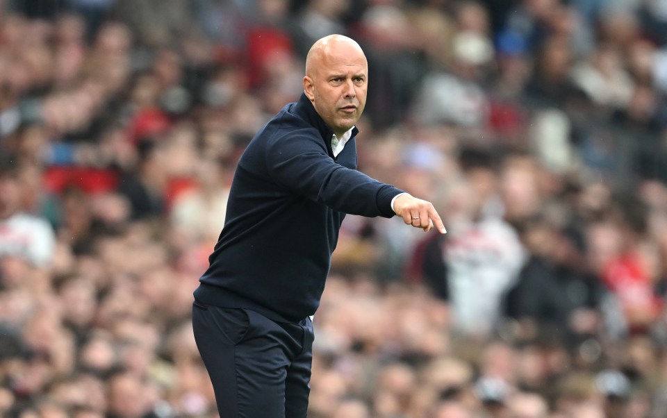 MANCHESTER, ENGLAND - SEPTEMBER 01: Arne Slot, Manager of Liverpool, gestures during the Premier League match between Manchester United FC and Liverpool FC at Old Trafford on September 01, 2024 in Manchester, England. (Photo by Michael Regan/Getty Images)