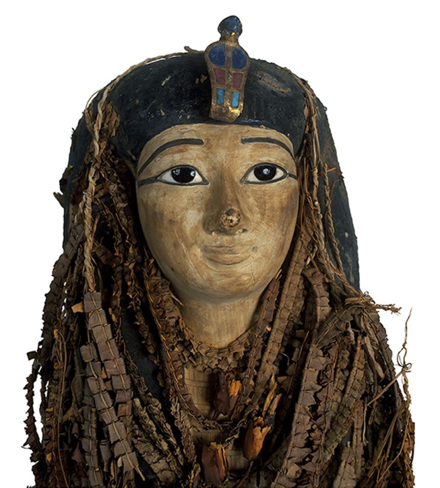 a statue of a woman with a crown on her head