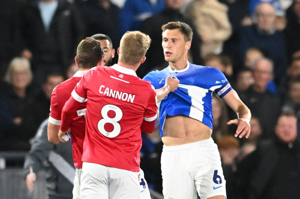a soccer player with the name cannon on his shirt