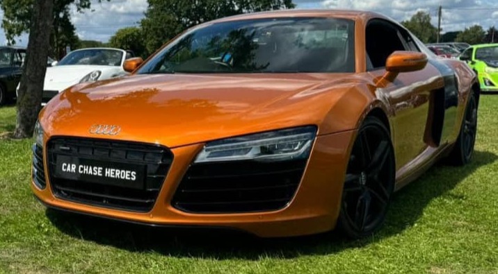 a car with a sign that says car chase heroes