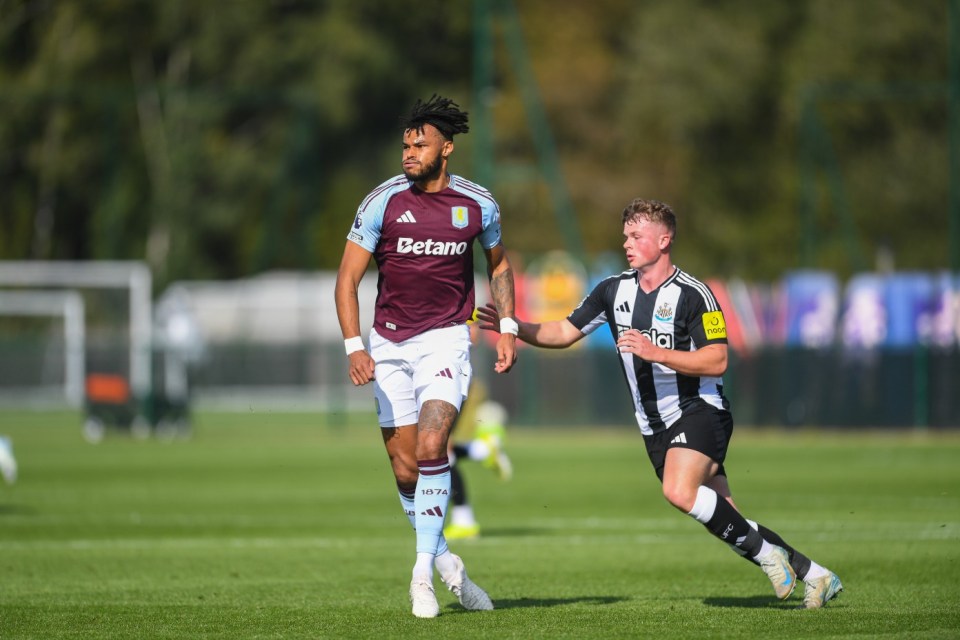 BIRMINGHAM, ENGLAND - OCTOBER 05: Tyrone Mings of Aston Villa returns from long term injury during the Premier League 2 match between Aston Villa U21 and Newcastle United U21 at Bodymoor Heath Training Ground on October 05, 2024 in Birmingham, England. (Photo by Harriet Massey/Newcastle United via Getty Images)