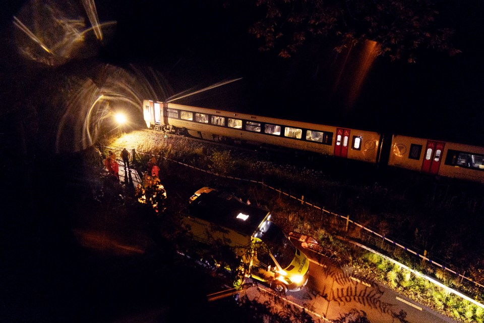 a train that has the number 00 on it