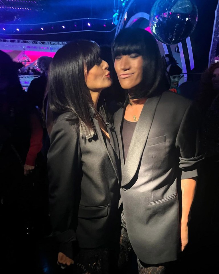 Carlos and Claudia posed for a snap together after the show