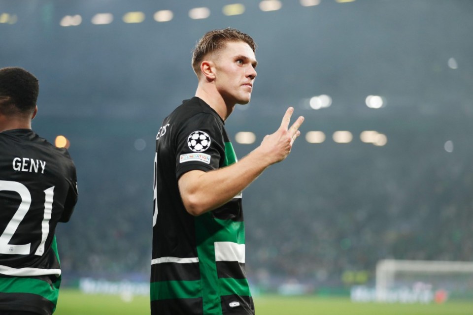 Alamy Live News. 2YG1HD5 Lisbon, Portugal. 5th Nov, 2024. Viktor Gyokeres (SportingCP) Football/Soccer : Gyokeres celebrate after his hat-trick during UEFA Champions League League phase match day 4 between Sporting Clube de Portugal 4-1 Manchester City at the Estadio Jose Alvalade in Lisbon, Portugal . Credit: Mutsu Kawamori/AFLO/Alamy Live News This is an Alamy Live News image and may not be part of your current Alamy deal . If you are unsure, please contact our sales team to check.