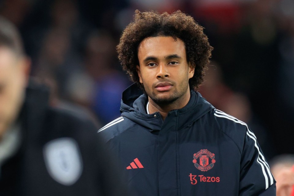 Editorial use only Mandatory Credit: Photo by Conor Molloy/ProSports/REX/Shutterstock (14880330cz) Joshua Zirkzee (11) of Manchester United walks to the substitutes bench ahead of the Europa League match between Manchester United and PAOK Salonica at Old Trafford, Manchester Manchester United v PAOK Salonica, Europa League - 07 Nov 2024