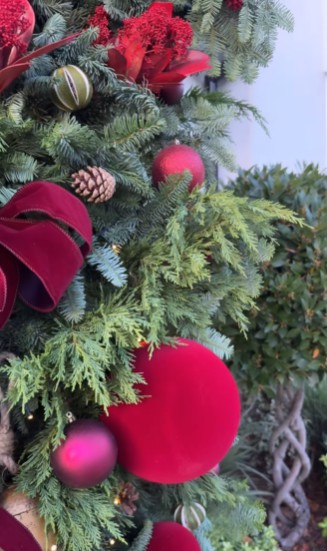 Billie Faiers slammed for flaunting her wealth after revealing stunning Christmas decorations at the front of her £1.4m mansion,