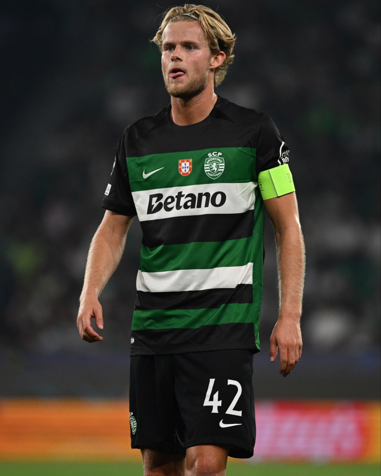 a soccer player with the number 42 on his jersey