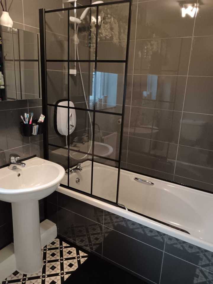 Social media users were left open-mouthed by the now 'gorgeous' bathroom