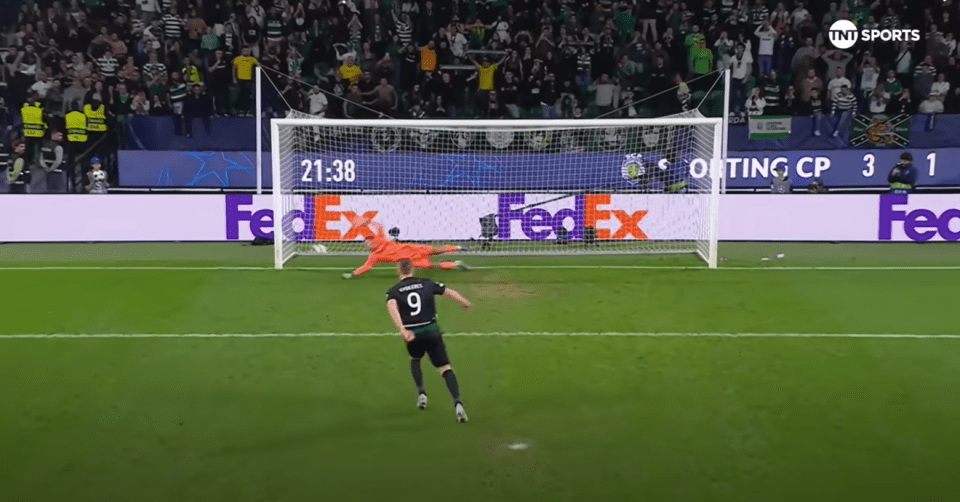 a soccer game is being shown on tnt sports