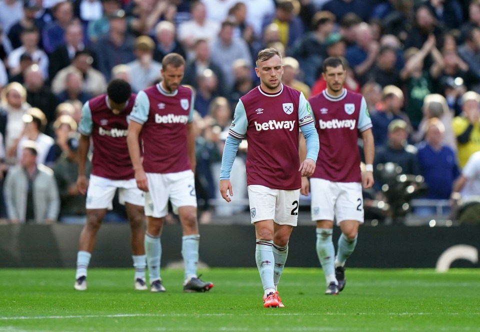 a group of soccer players wearing jerseys that say ' betway ' on them