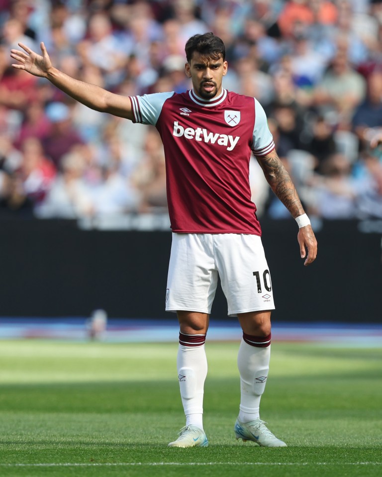 a soccer player with the number 10 on his jersey