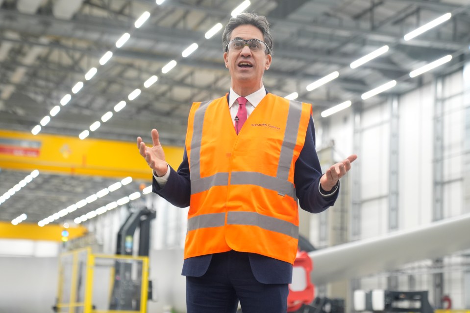 Ed Miliband at a Siemens Gamesa turbine factory, discussing a clean power plan.