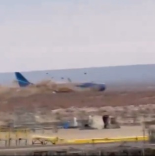 Azerbaijan Airlines Embraer E190AR plane crash landing.